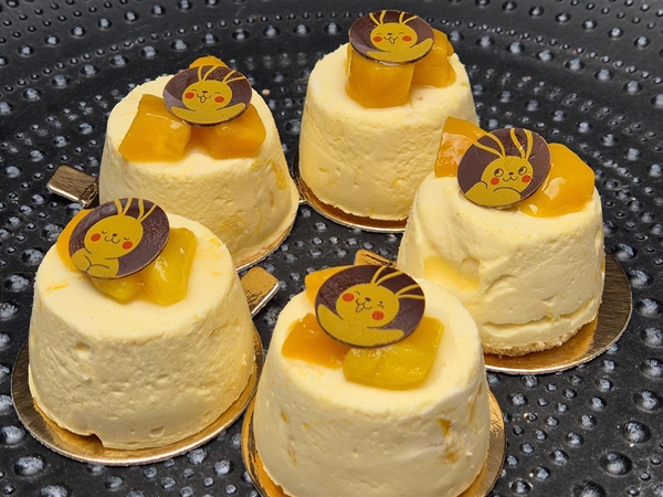 Gebakje met mango en passievrucht